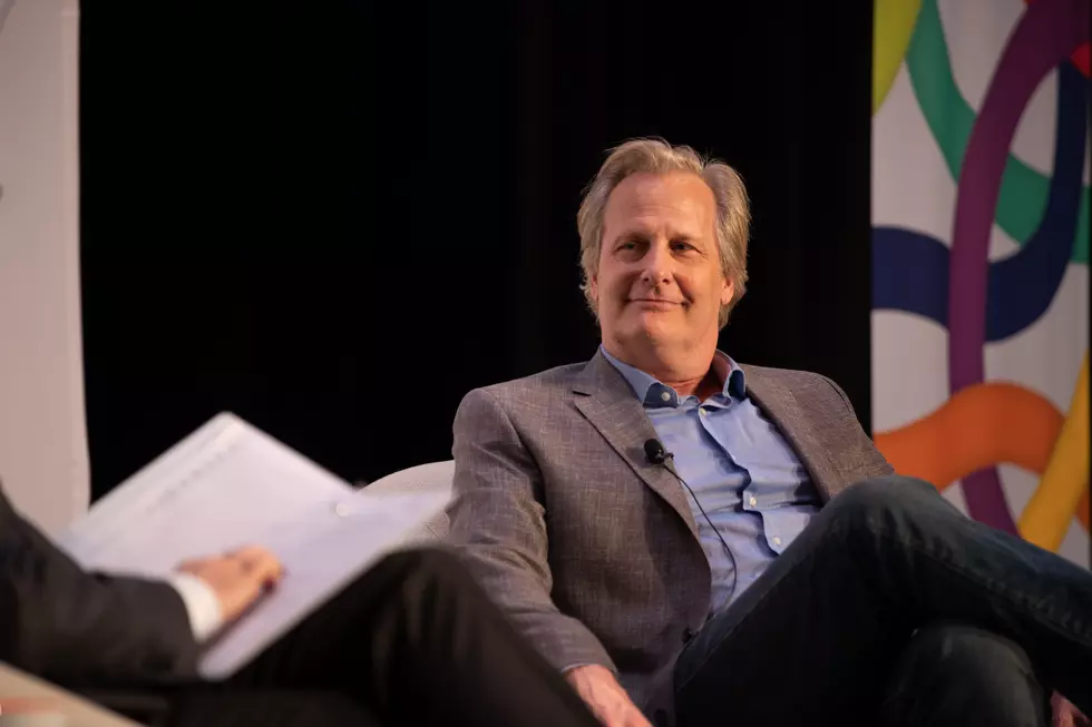Jeff Daniels Gives CMU A Shout Out On The Tonight Show [Video]
