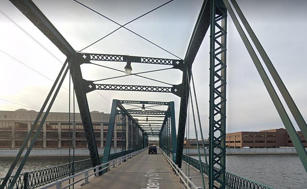 Should The 6th Street Bridge In GR Be Painted Red?