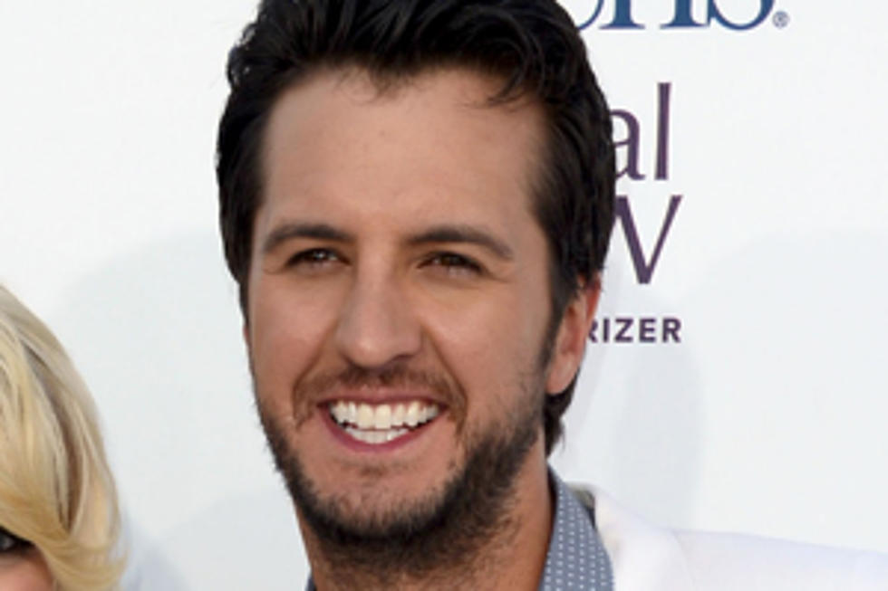 Luke Bryan Throws Tailgate Party to Celebrate ‘Tailgates and Tanlines’ Going Platinum