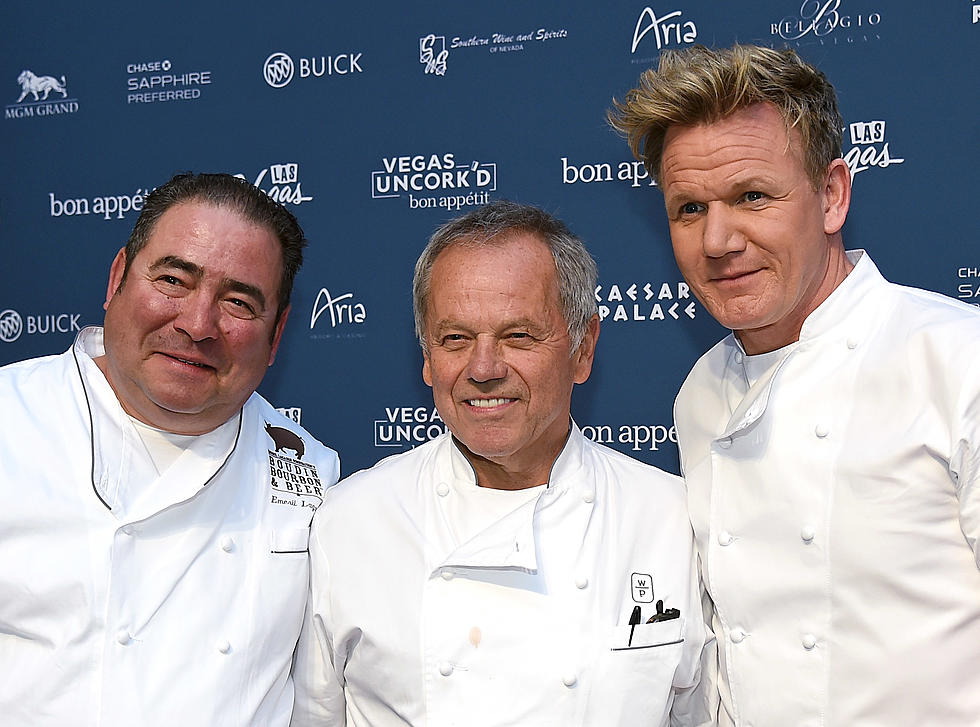 Mega Famous Celebrity Chef is Opening a Restaurant in Illinois