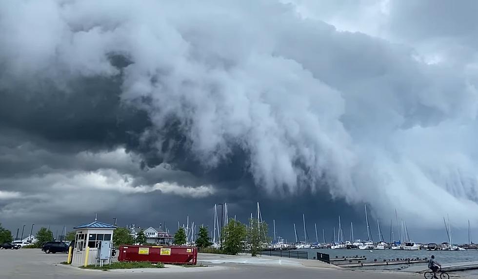 Watch a Stunning Time-Lapse of a Storm Rolling Over Lake Michigan