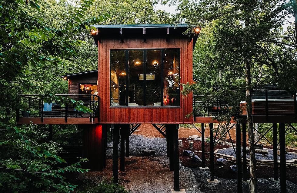 This Missouri Airbnb is a Luxury House Up in the Trees