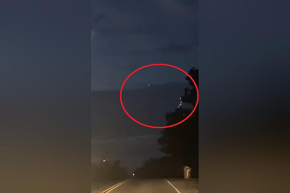 Video Shows Weird Group of UFO’s that Just Suddenly Vanish