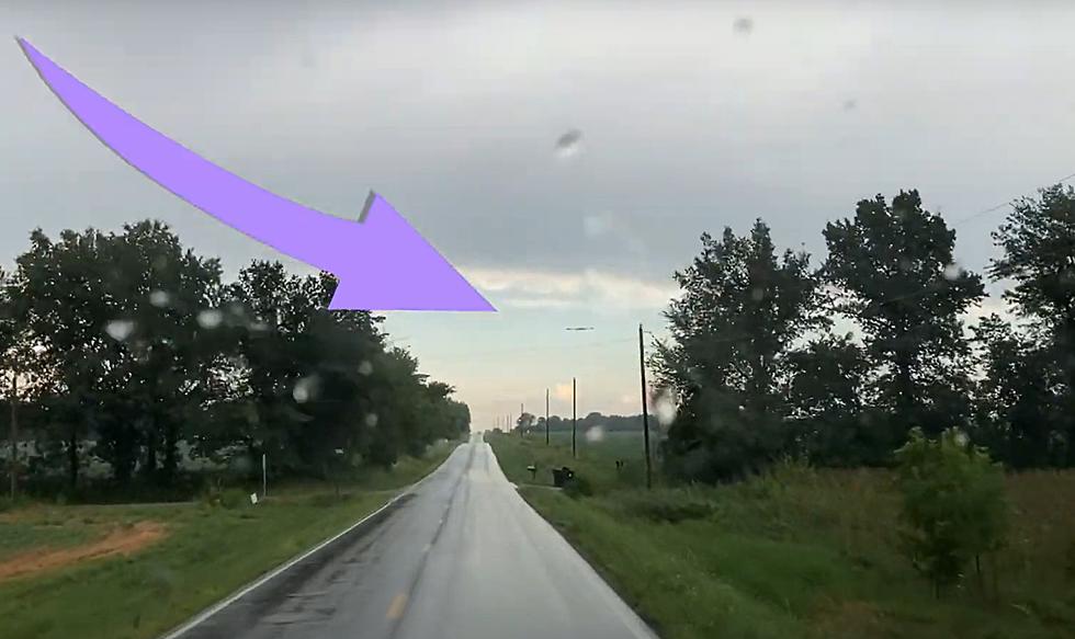 Guy Sees UFO on Remote Missouri Road - ET or Military Drone?