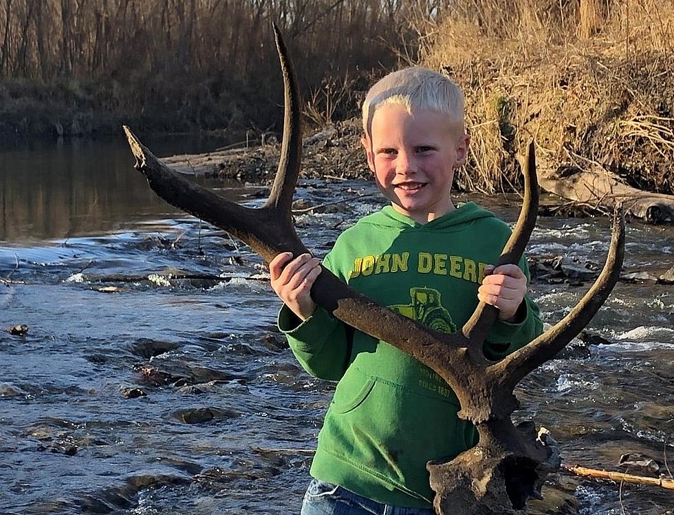 Missouri Boy Finds Rare Massive Antler Rack on the Grand River