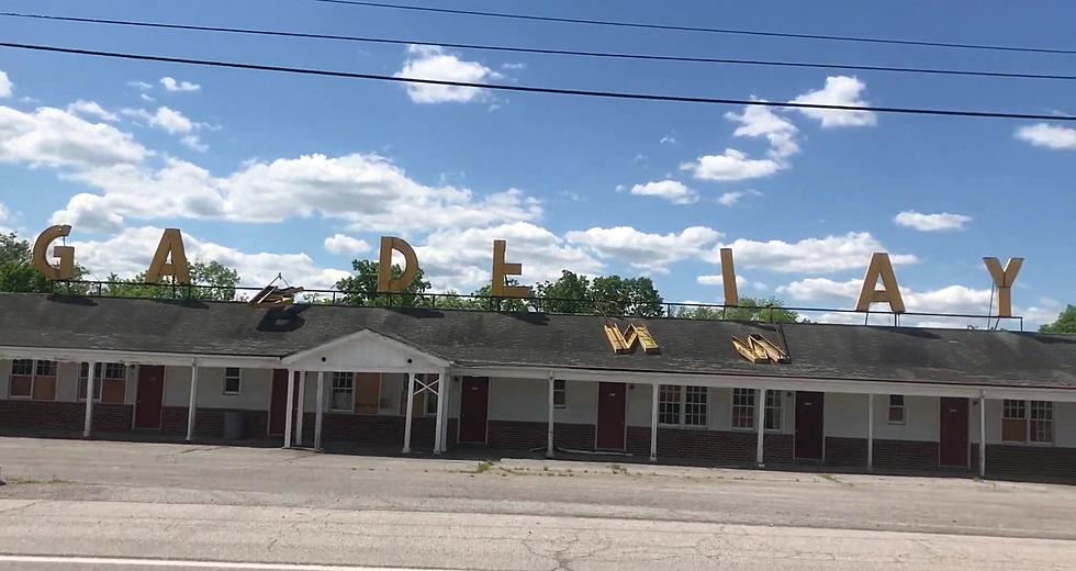 A Once-Great Missouri Motel on Route 66 Now Abandoned and Trashed