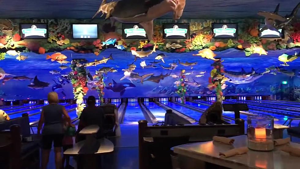 This Missouri Bowling Alley Looks Like an Aquarium
