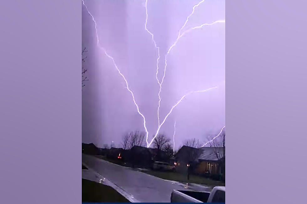Watch Crazy Lightning Display Explode Over Kansas City