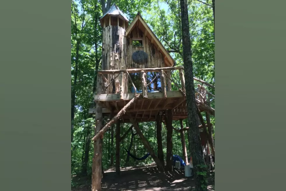 You Can Stay in this Missouri Treehouse for Less than 50 Bucks