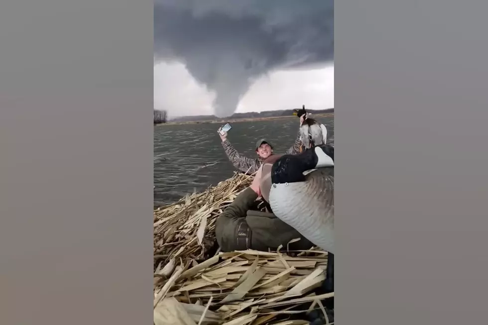 That Fun Time When Illinois Hunters Took Selfies with a Tornado