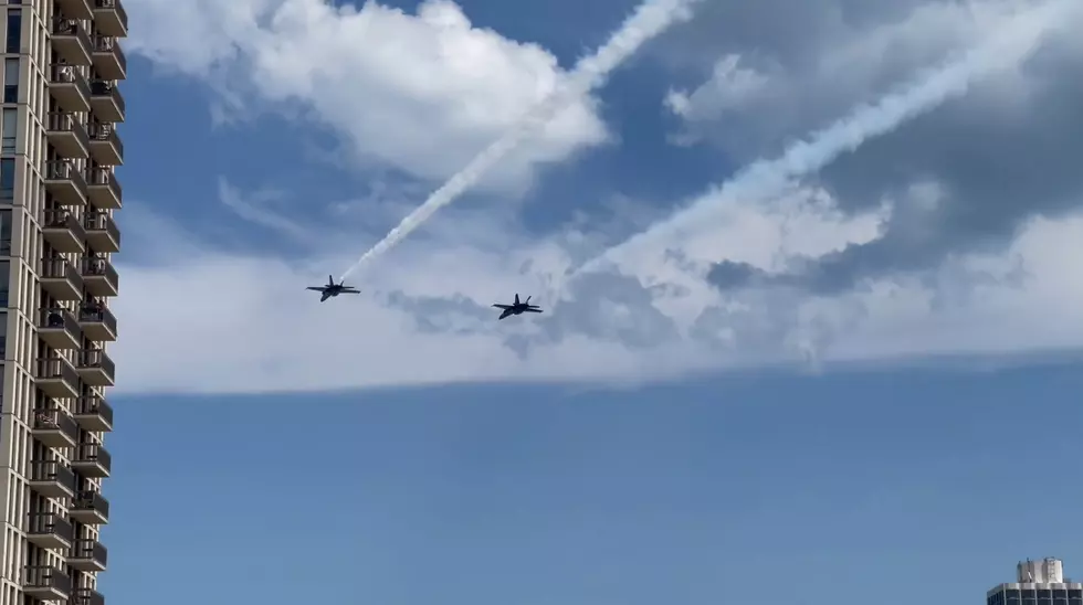 Watch the US Navy Blue Angels Zoom Through Downtown Chicago