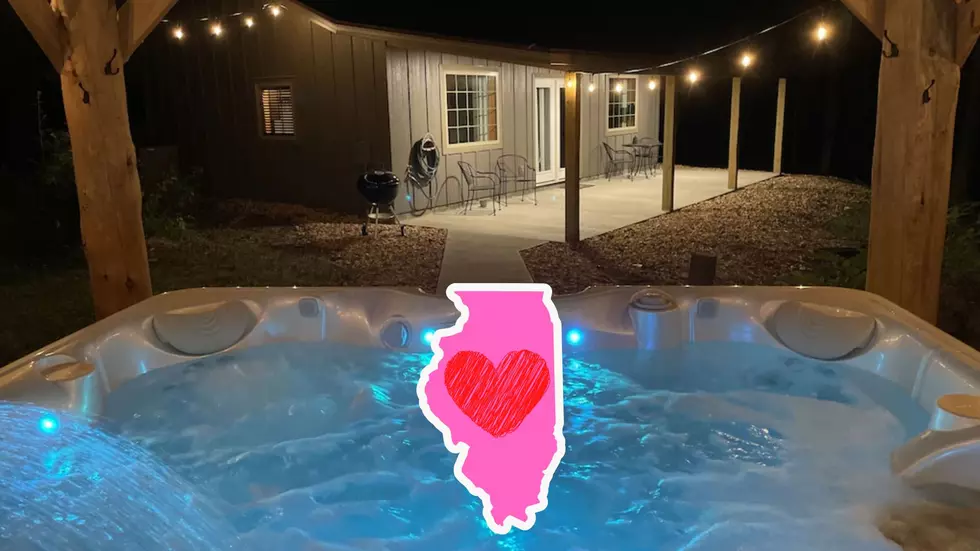 Illinois’ Most Romantic Place is This Hot Tub in the Woods