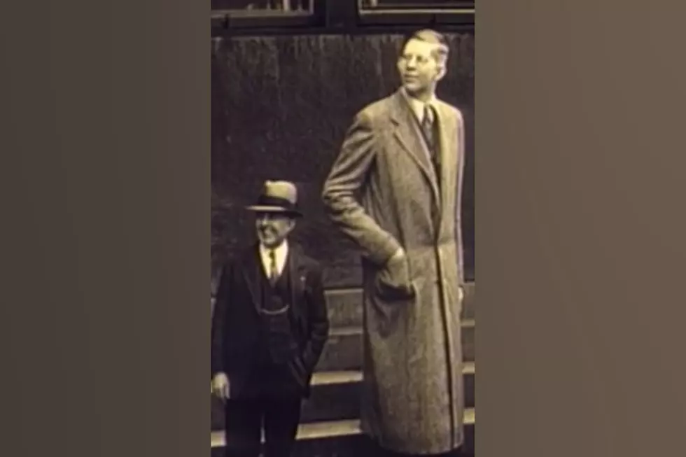 Rare Video Shows Illinois Native Robert Wadlow, Tallest Man Ever
