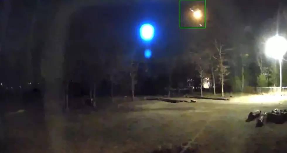 Hundreds Share Videos of Massive Meteor Exploding Over Missouri