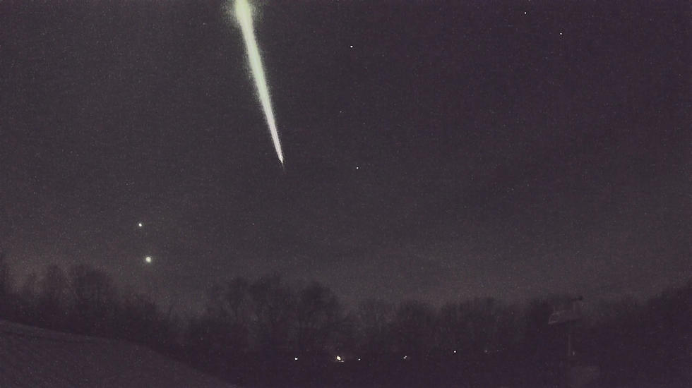Videos Show Massive Meteor Streak Across the Skies Over Illinois