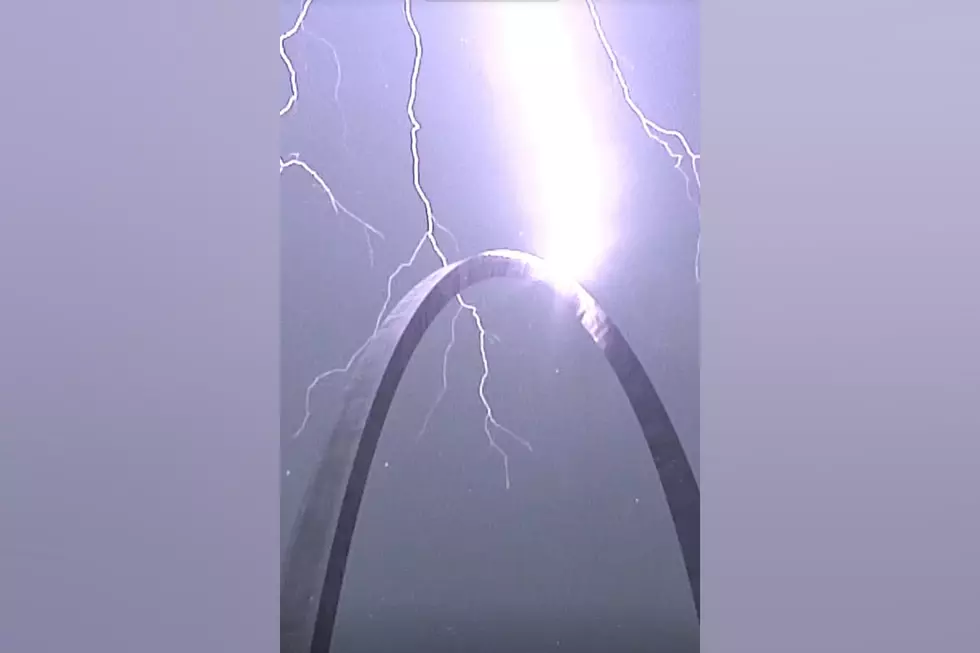 Lightning Strikes St. Louis’ Gateway Arch with 300 Million Volts