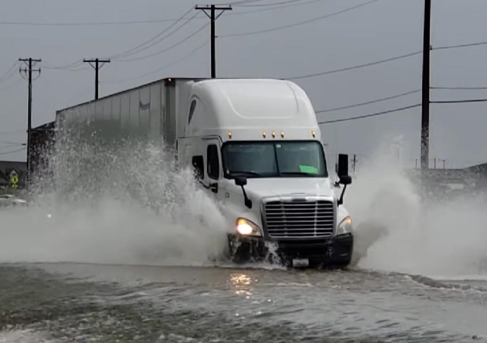 Missouri Trucker Blasts Heavy Rain Like a Boss & Creates Tsunami