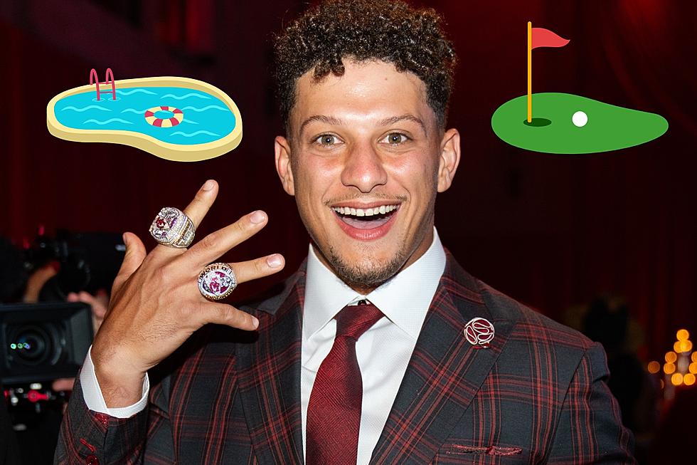 See Patrick Mahomes New Missouri Place with Pool & Putting Green