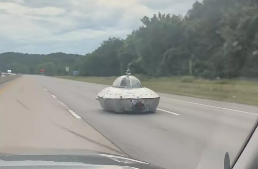 Bizarre UFO Vehicle Spotted on Missouri Freeway