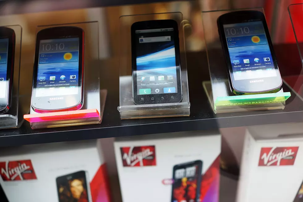 Phones Stolen From Wavelengths’ Kiosk in Quincy Mall