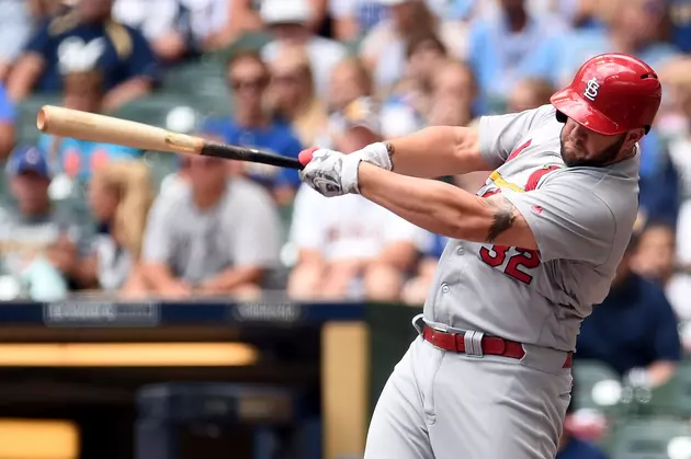 Leake Leads Cardinals to 5-1 Win Over Brewers Sunday