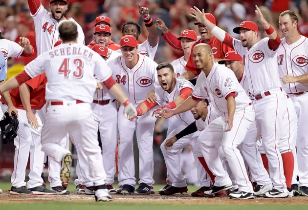 Late Heroics Give Reds 7-5 Walk-Off Win Over Cardinals