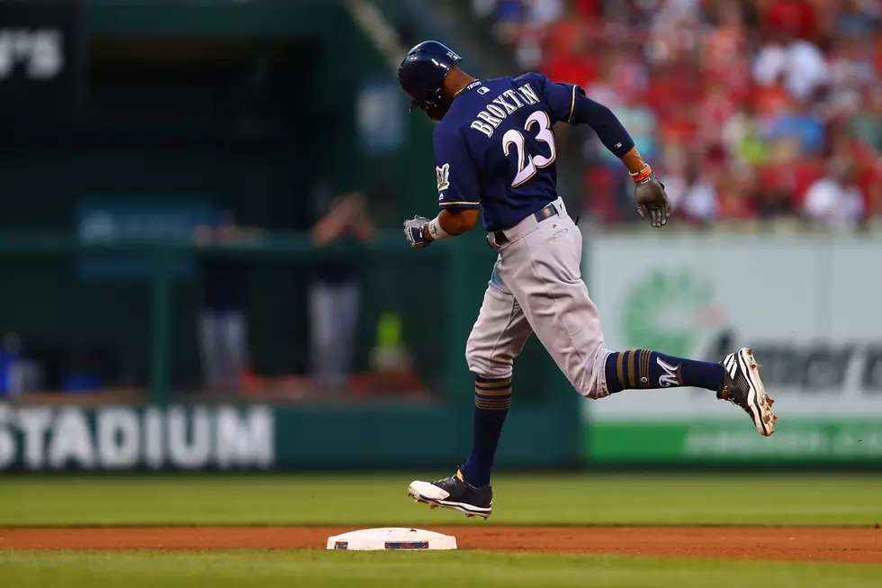 Shaw, Broxton homer as Brewers beat Cards 8-5 to split DH