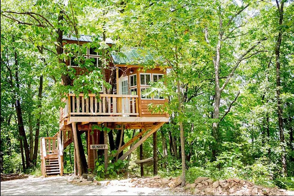 Enjoy the Sunset in This Treehouse BnB in MO Wine Country