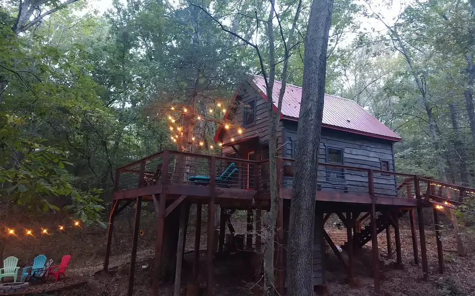 Do You Love The 80&#8217;s? This Treehouse In Missouri Will Make Overnight Stay Worthwhile