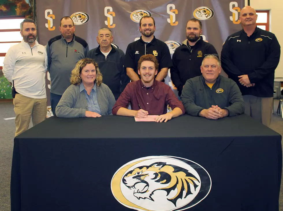 Smth-Cotton’s Mays Signs With Allen Community College