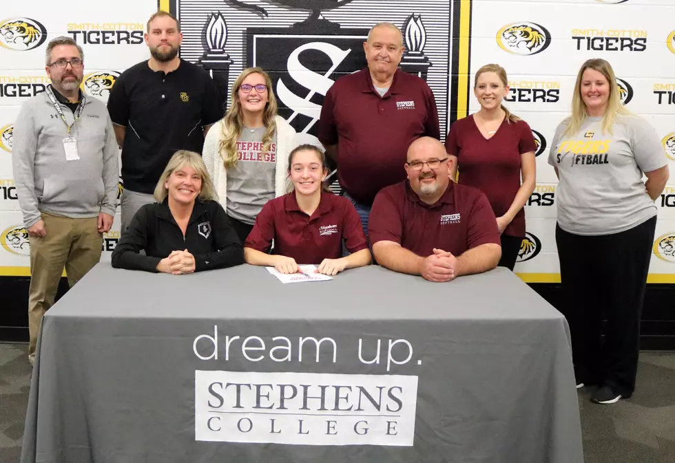 Ditzfeld to Play Softball at Stephens College