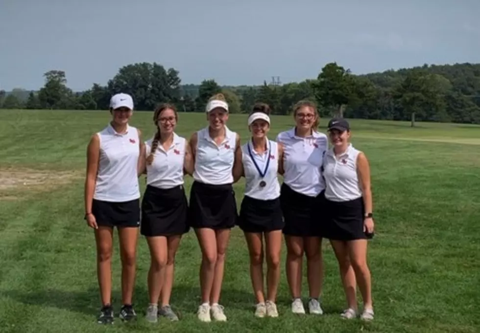Lady Grems Finish Fourth in Golf Tourney