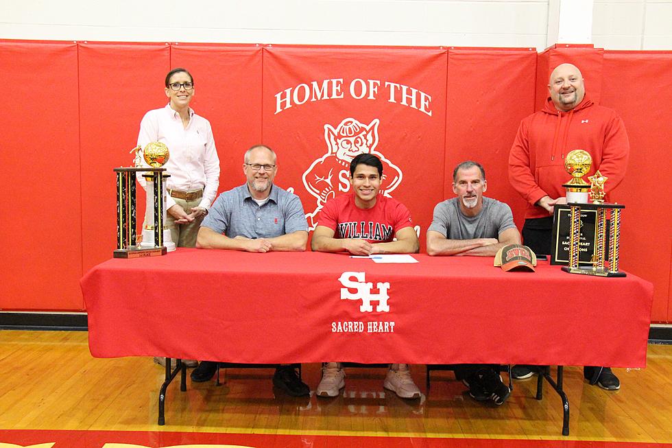Bruno Saucedo Signs National Letter of Intent to Attend William Jewell College