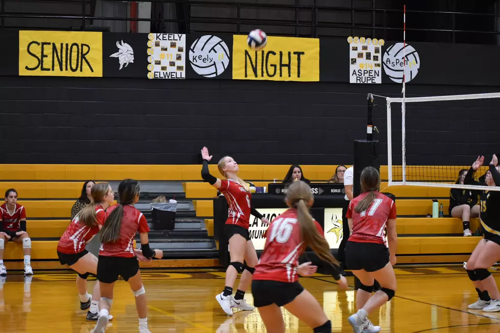 Sacred Heart Volleyball Beats La Monte on the Road