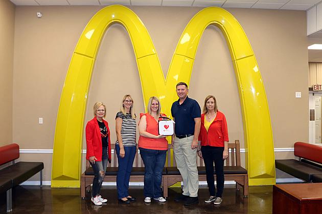 &#8216;Wear Red for Women&#8217; Donates AED to Indoor Baseball Training Facility