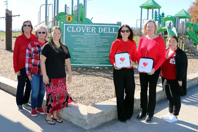 &#8216;Wear Red For Women&#8217; Donates Two AEDs to Sedalia Parks &#038; Rec