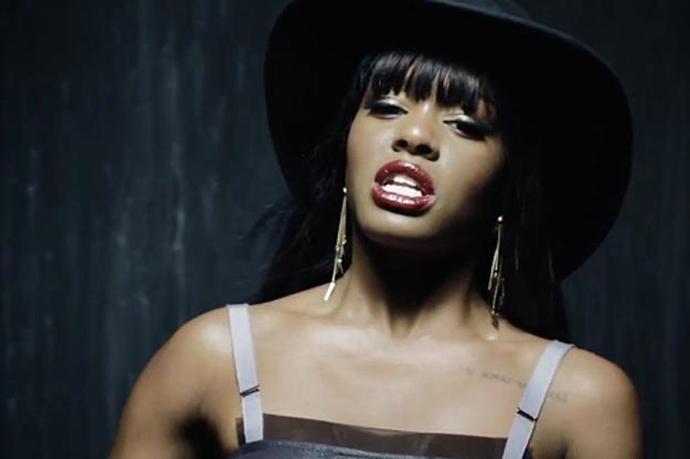 Azealia Banks and Her Red Lips Don’t Miss a Beat in ‘Van Vogue’ Video