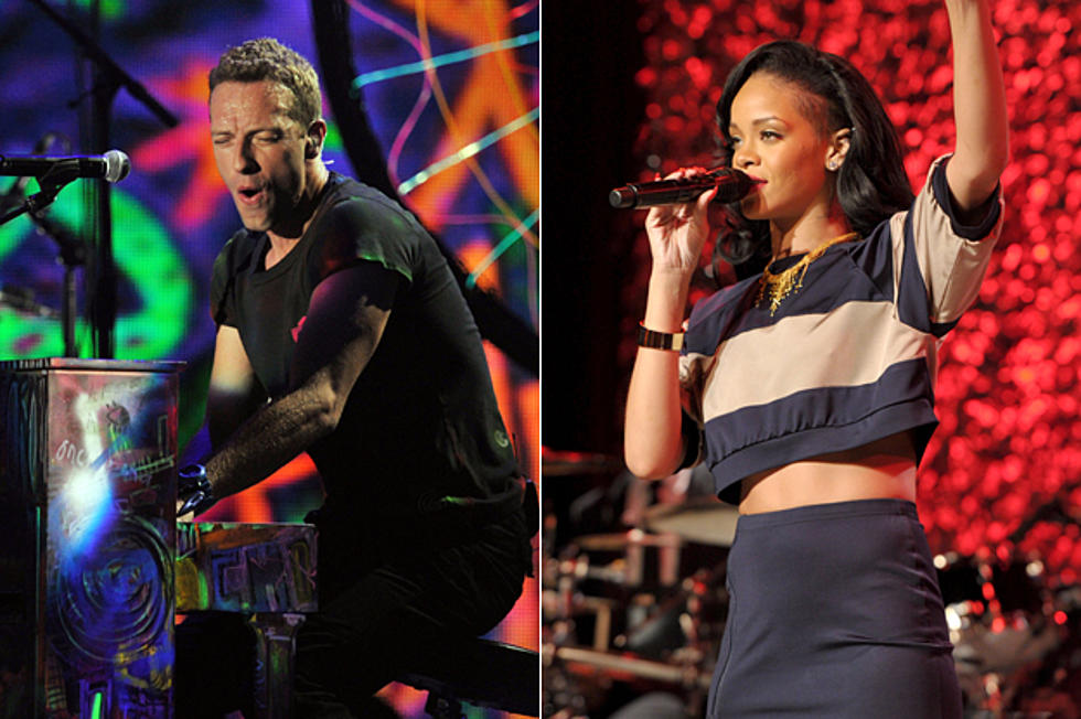 Rihanna Joins Coldplay On Stage in Paris