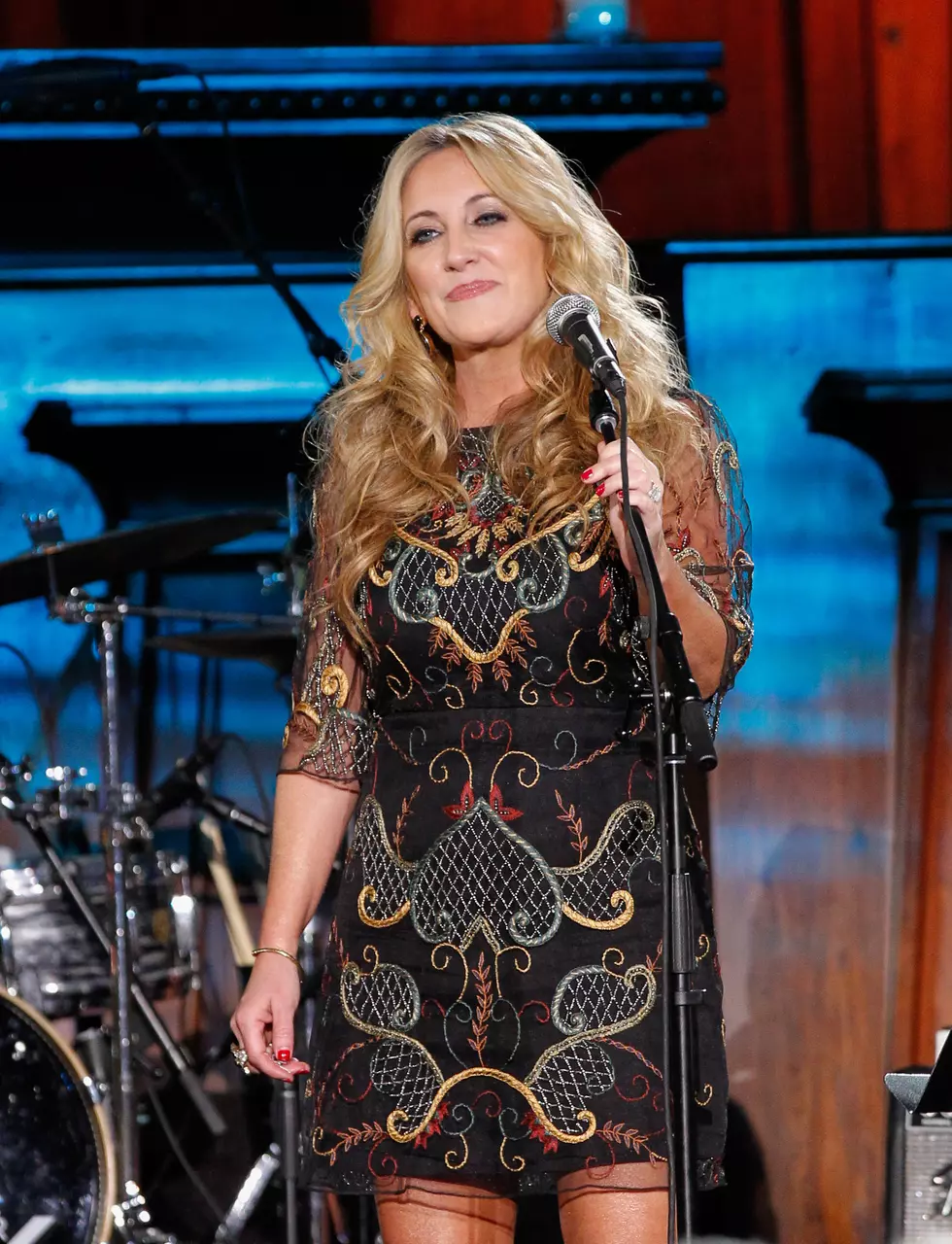 Lee Ann Womack Tells it Like it is Backstage at the Grammys