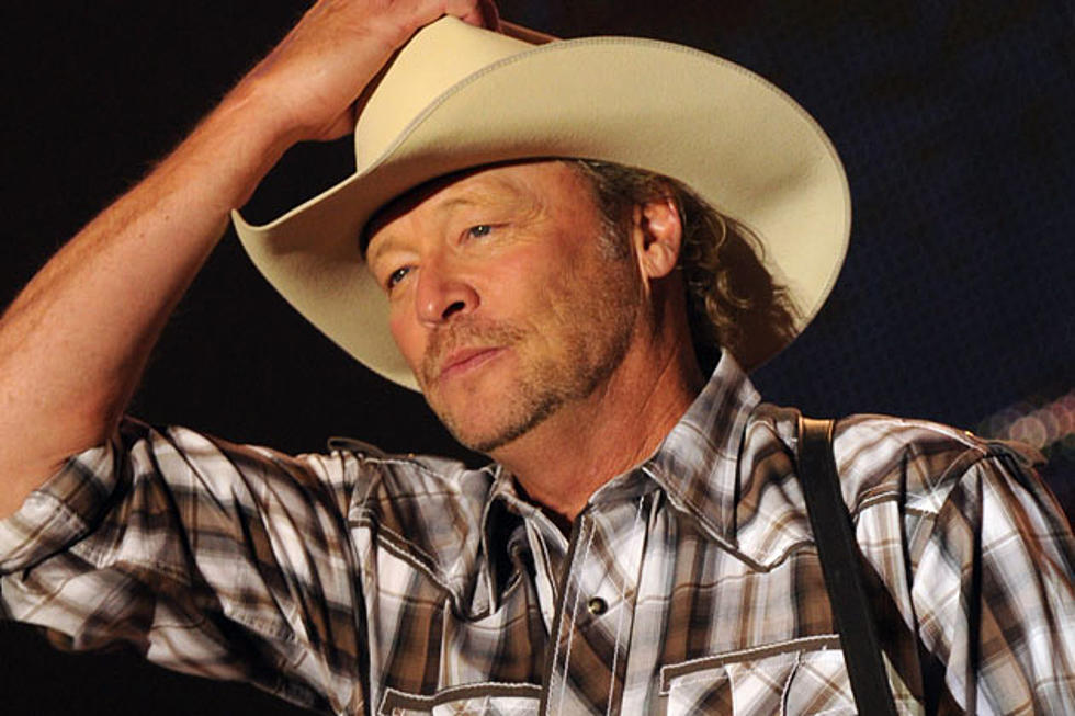 Alan Jackson Keeps it Country With ‘Thirty Miles West’