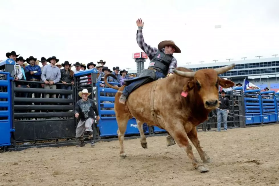 See the Top PBR Bull Riding Wrecks of 2014 [VIDEO]