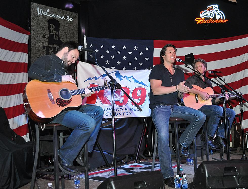 Joe Nichols Wows Sold-Out Crowd at Boot Grill [PICTURES]