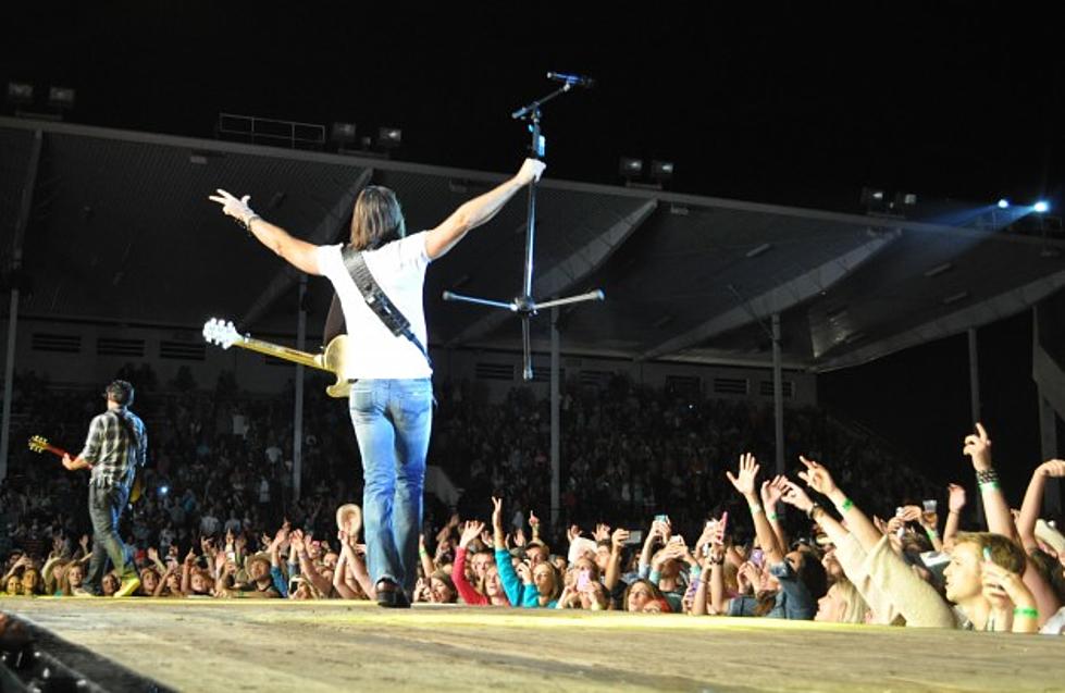 Just Another Friday Night at the Greeley Stampede &#8211; With Jake Owen &#038; 11,000 Screaming Fans