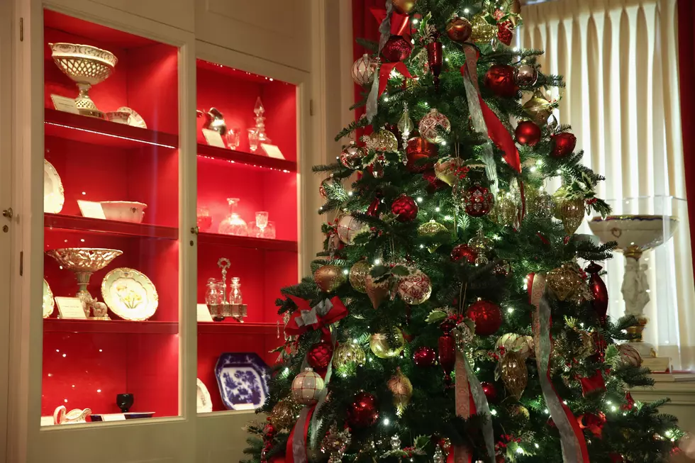 Do You Put Up a Real Christmas Tree or a Fake One? [POLL]