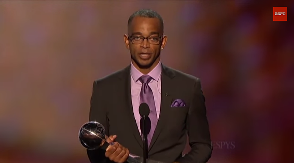 Stuart Scott of ESPN Finally Looses His Battle With Cancer [VIDEO]
