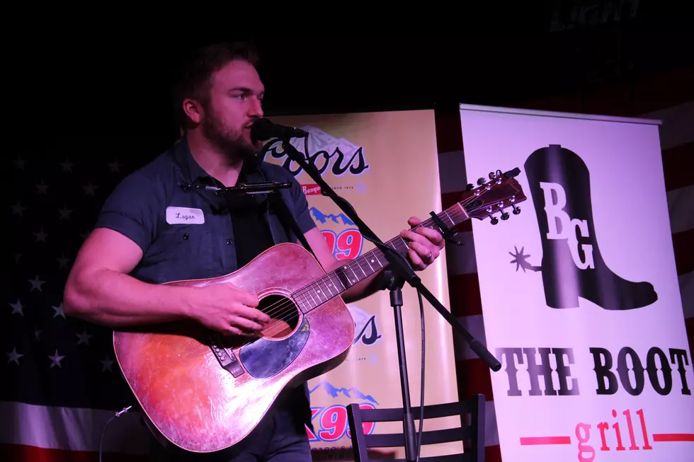 New From Nashville — Logan Mize Plays Fantastic Set & Snaps Selfies With Fans [Photos] 