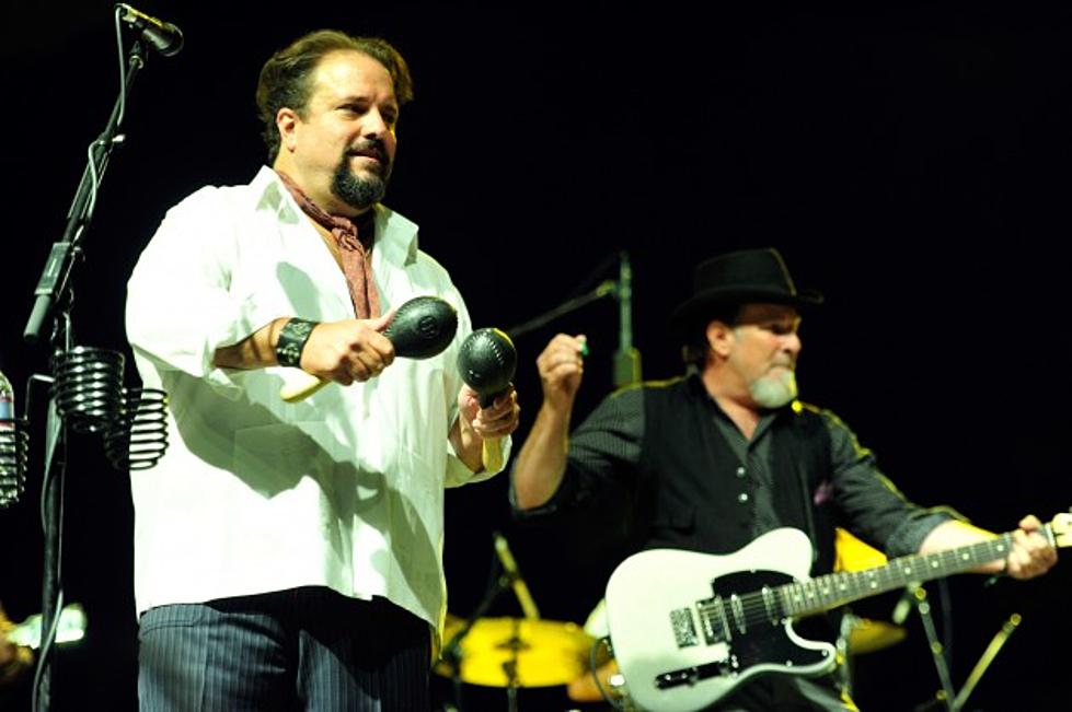 The Amazing Voice of The Mavericks Raul Malo is 50 Today [VIDEO]