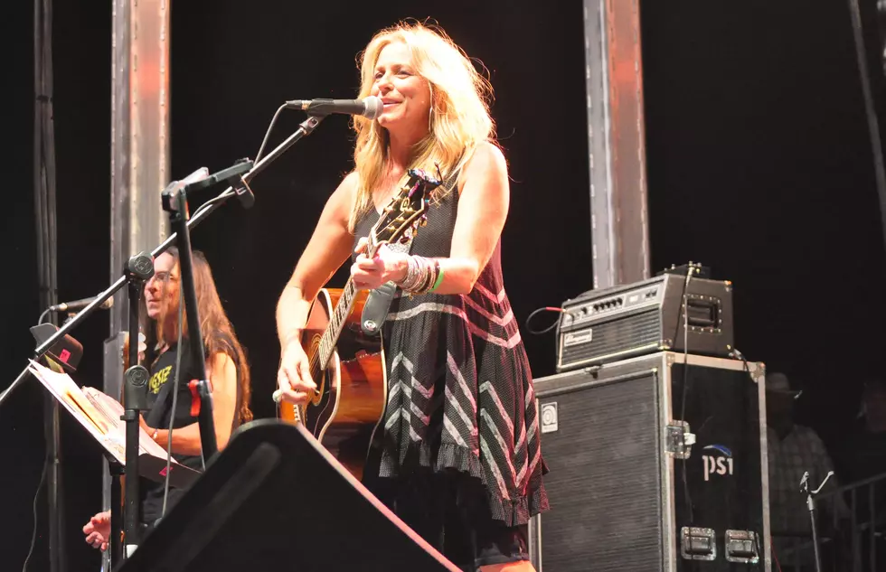 The Beautiful and Talented Deana Carter Turns 51 Today [VIDEO]