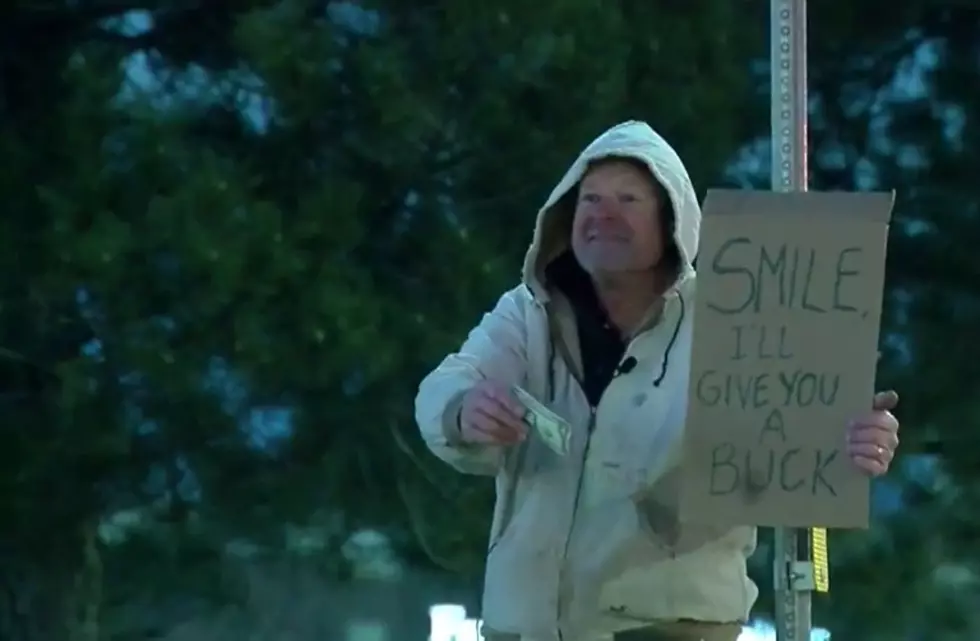 Colorado Man Hands Out Dollars for Smiles [VIDEO]