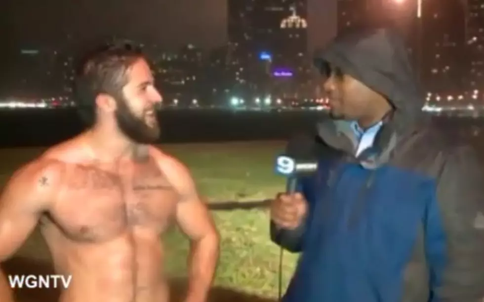 Shirtless Jogger Nearly Breaks the Internet [VIDEO]